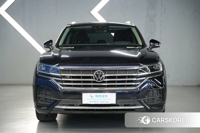 Volkswagen Touareg 2022 Черный из Китая, фото 6