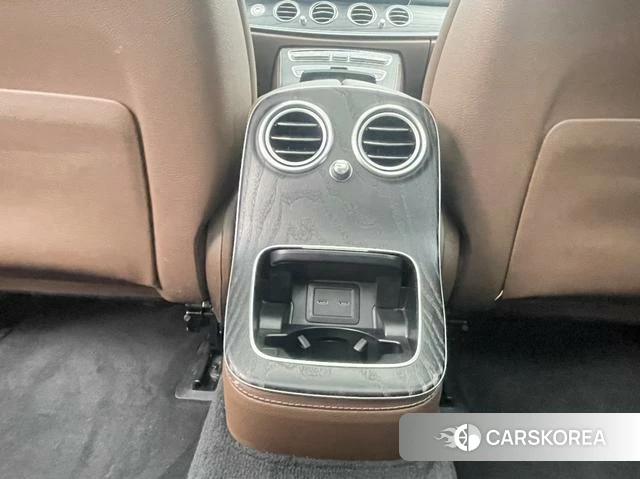 Mercedes-Benz E-class 2022 Черный из Китая, фото 6