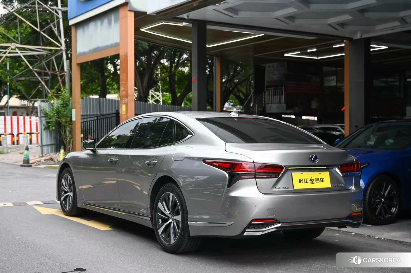 Lexus LS 2020 Серебристо-серый из Китая, фото 6