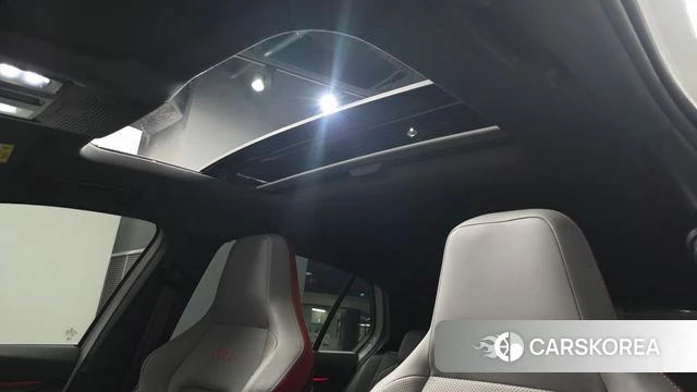 Volkswagen Golf 8th Generation 2023 Белый из Кореи, фото 6