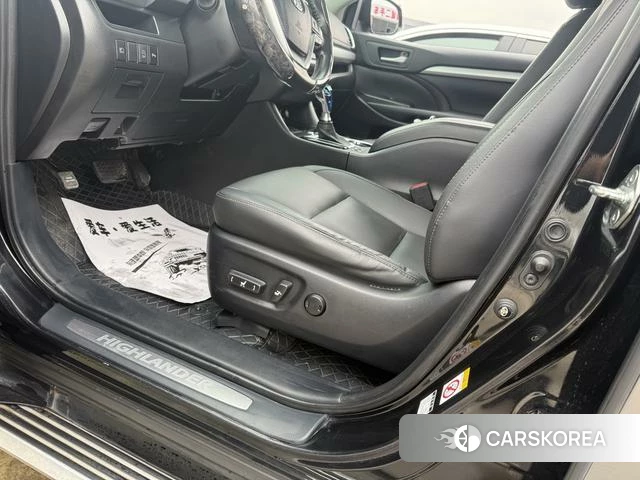Toyota Highlander 2021 Темно-серый из Китая, фото 6