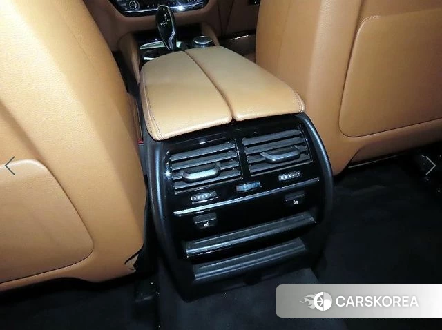 BMW 5 Series (G30) 2018 Белый из Кореи, фото 6