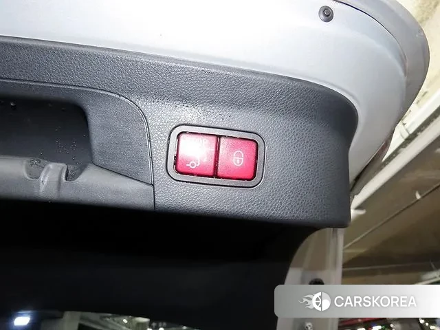 Mercedes-Benz GLC-Class X253 2020 Серебряный из Кореи, фото 6