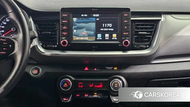 Kia Stonic 2018 Синий из Кореи, фото 6