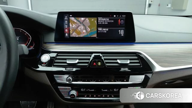 BMW 5 Series (G30) 2020 Белый из Кореи, фото 6