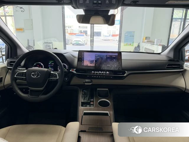 Toyota Grevia 2024 Белый из Китая, фото 6