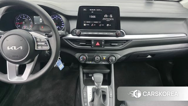 Kia The New K3 2nd generation 2023 Белый из Кореи, фото 6