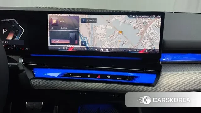 BMW 5 Series (G60) 2025 Светло-серебряный цвет из Кореи, фото 6