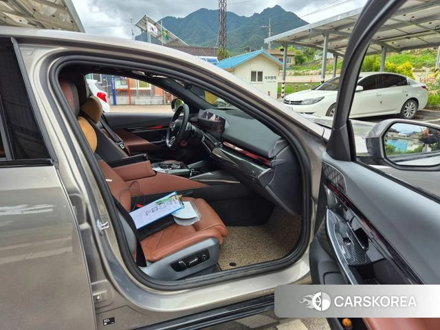 BMW 5 Series (G60) 2025 Серебряный из Кореи, фото 6