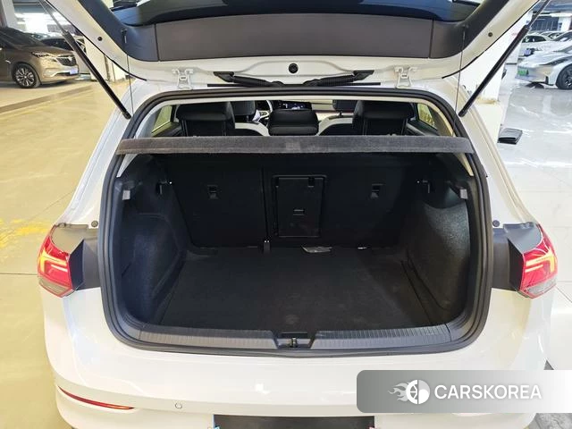 Volkswagen Golf 2022 Белый из Китая, фото 6