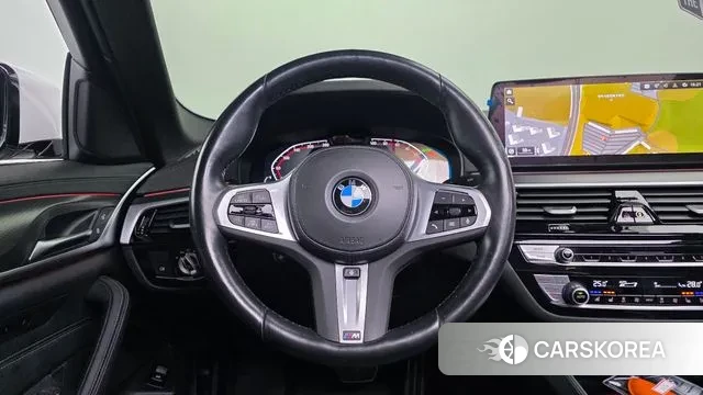 BMW 5 Series (G30) 2023 Белый из Кореи, фото 6