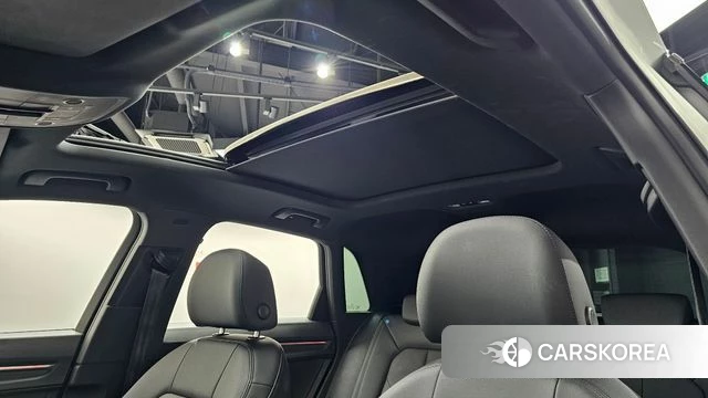 Audi Q3 (F3) 2022 Белый из Кореи, фото 6