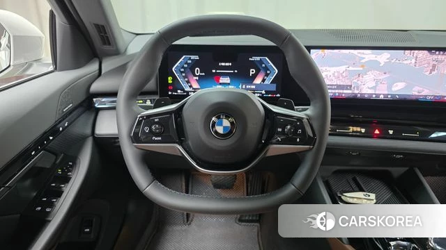 BMW 5 Series (G60) 2023 Белый из Кореи, фото 6