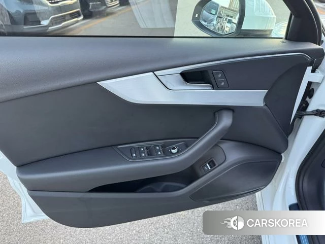 Audi A4L 2021 Белый из Китая, фото 6