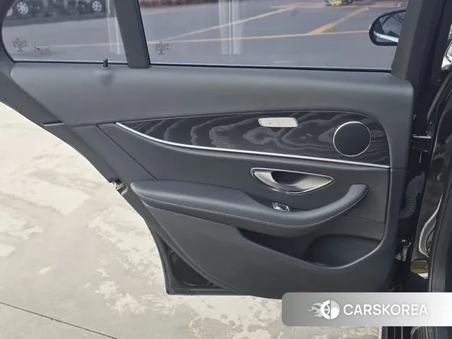 Mercedes-Benz E-Class W213 2018 Черный из Кореи, фото 6