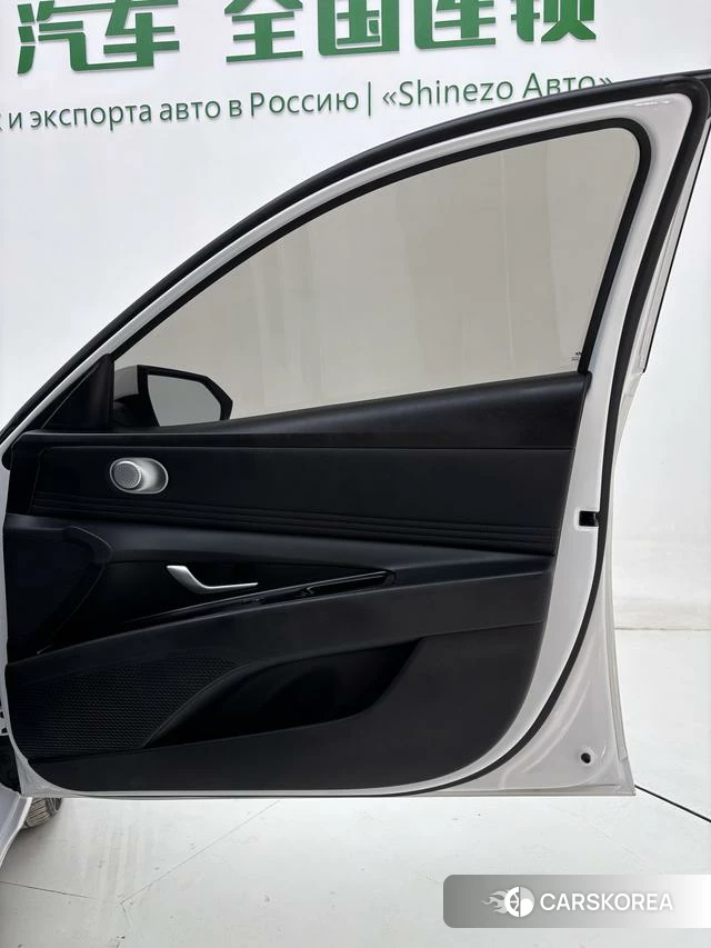 Hyundai Elantra 2023 Белый из Китая, фото 6