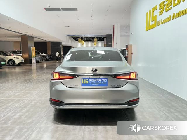 Lexus ES 2021 Серебристо-серый из Китая, фото 6