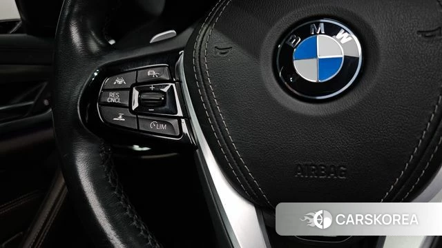 BMW 5 Series (G30) 2018 Белый из Кореи, фото 6