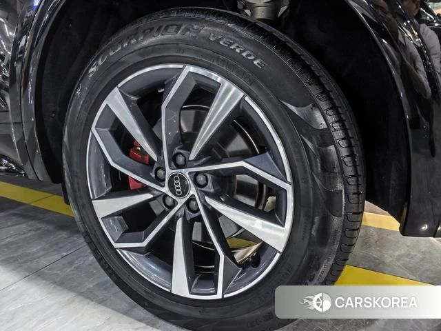 Audi Q5L 2024 Черный из Китая, фото 6