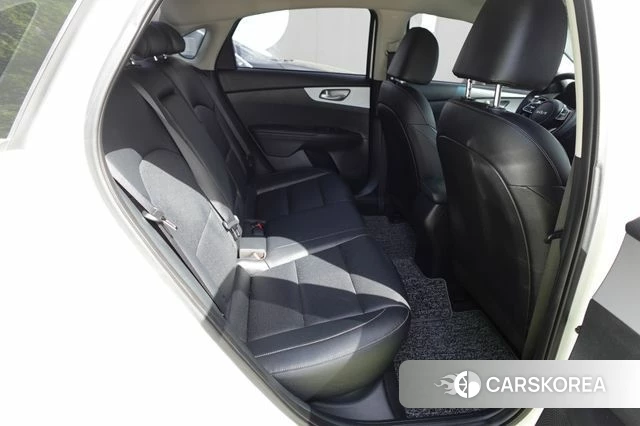 Kia The New K3 2nd generation 2022 Белый из Кореи, фото 6