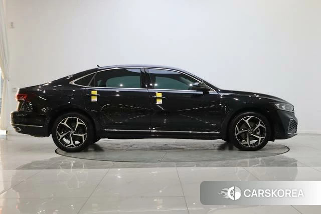 Volkswagen Passat 2025 Черный из Китая, фото 6