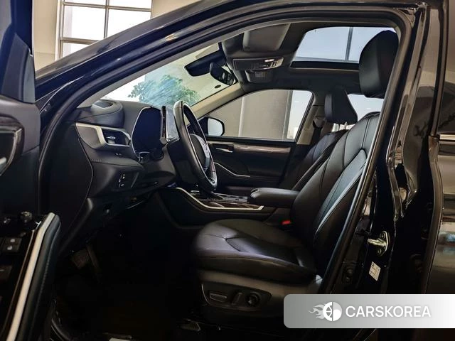 Toyota Highlander 2024 Черный из Китая, фото 6