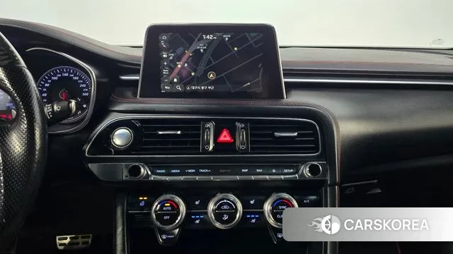 Genesis G70 2018 Цвет галактики из Кореи, фото 6