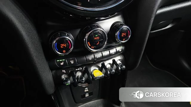 Mini Cooper Electric 2022 Цвет галактики из Кореи, фото 6