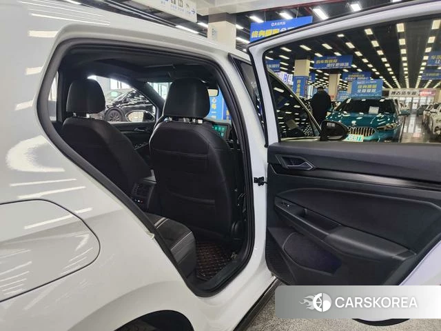 Volkswagen Golf 2021 Белый из Китая, фото 6