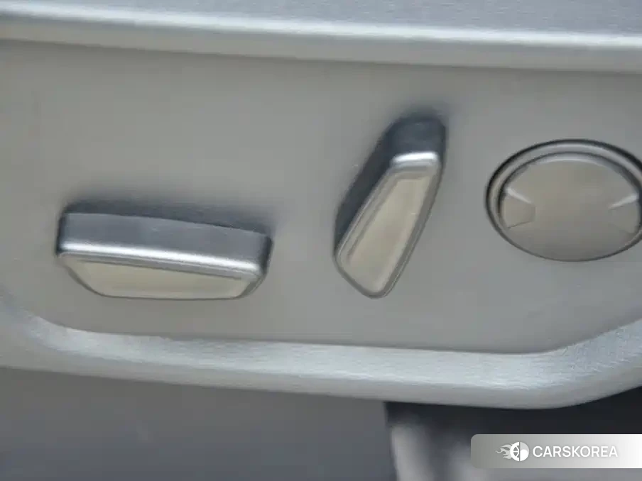 Ford Mustang 2026 Silver/gray из Китая, фото 6