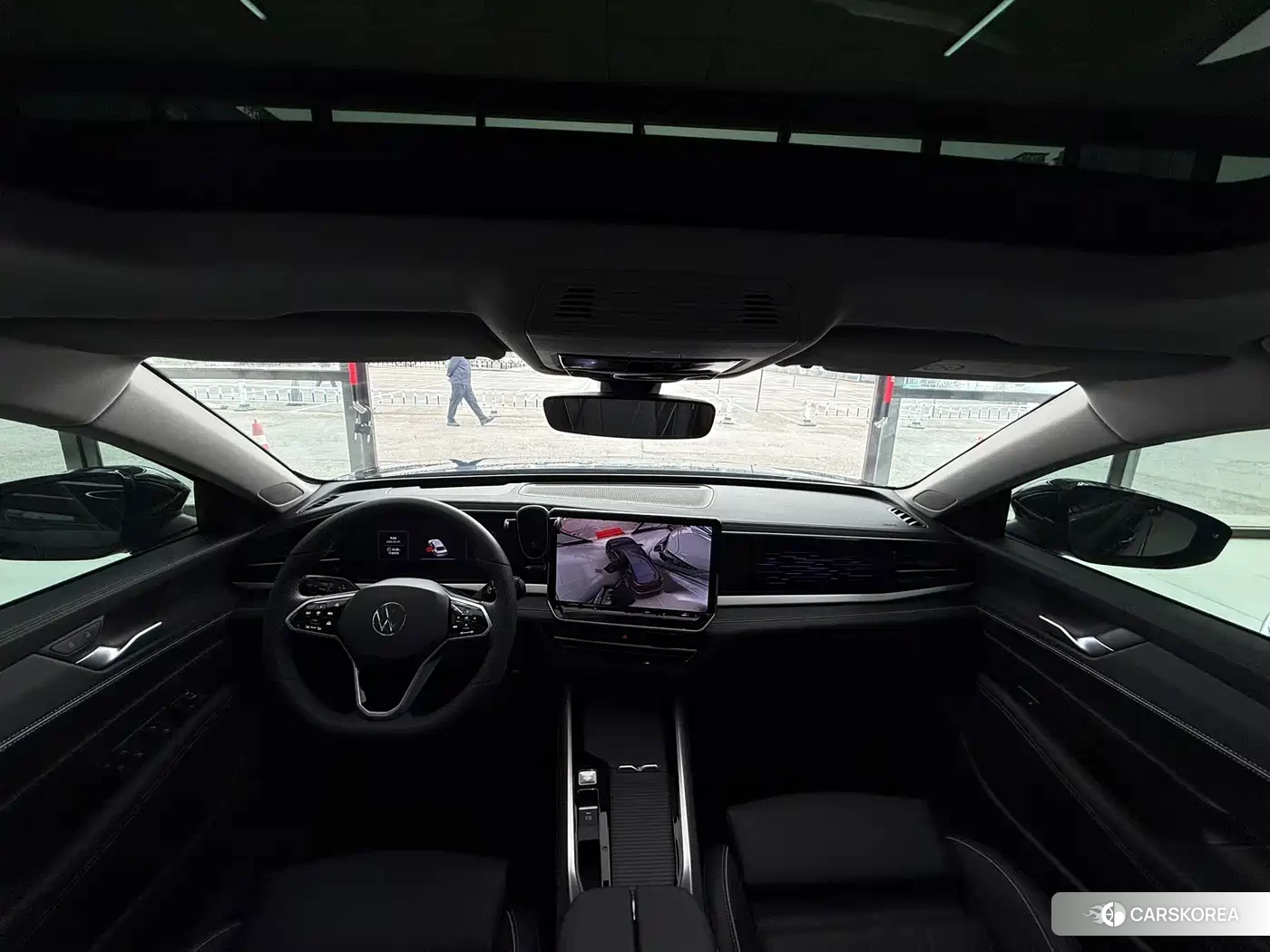 Volkswagen Passat 2025 Черный из Китая, фото 6