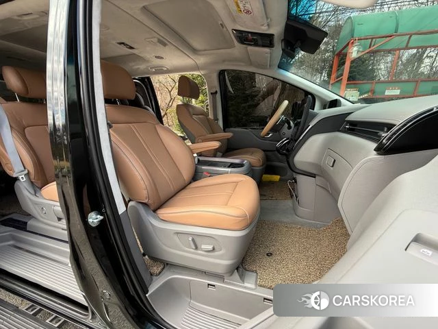 Hyundai Staria 2025 Черный из Кореи, фото 6