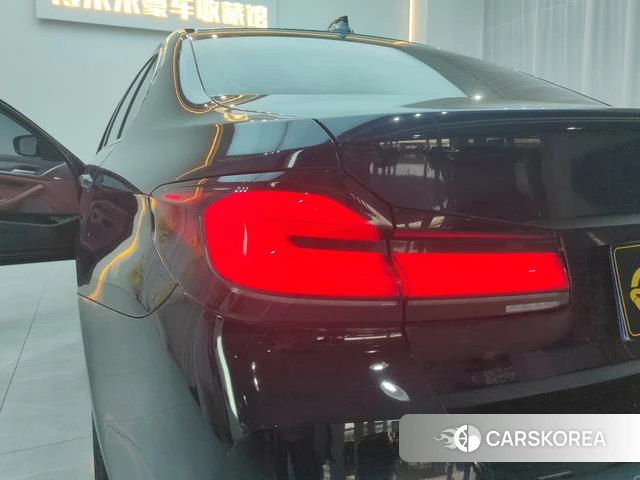 BMW 5 series 2023 Черный из Китая, фото 6
