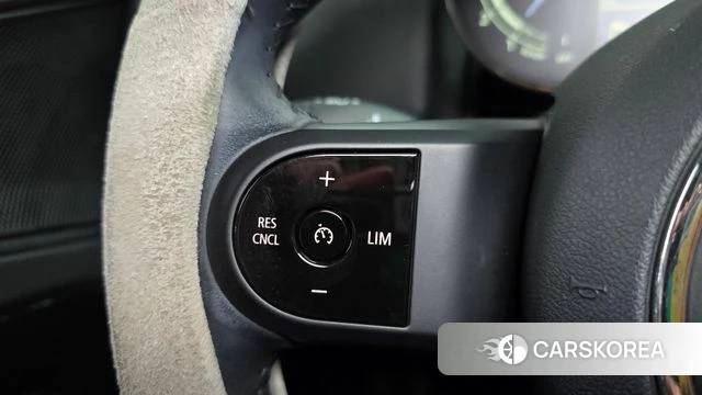 Mini Cooper Countryman 2021 Светло-серебряный цвет из Кореи, фото 6