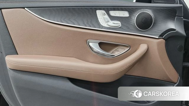 Mercedes-Benz E-Class W213 2022 Черный из Кореи, фото 6