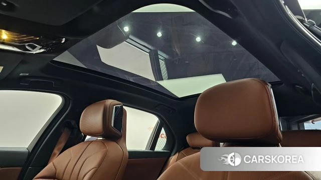BMW 7 Series (G70) 2025 Черный из Кореи, фото 6