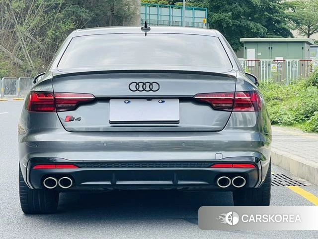 Audi S4 2024 Темно-серый из Китая, фото 6