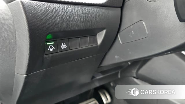 Peugeot e-2008 second generation 2021 Белый из Кореи, фото 6