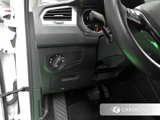 Volkswagen Tiguan second Generation 2020 Белый из Кореи, фото 6