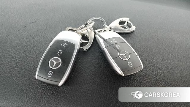 Mercedes-Benz C-Class W205 2019 Белый из Кореи, фото 6