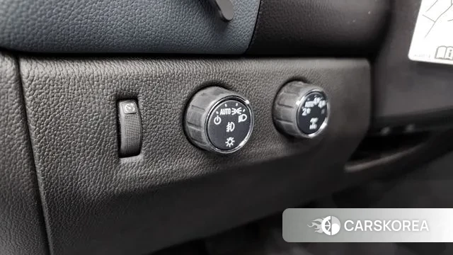 Chevrolet (GM Daewoo) Real New Colorado 2022 Белый из Кореи, фото 6