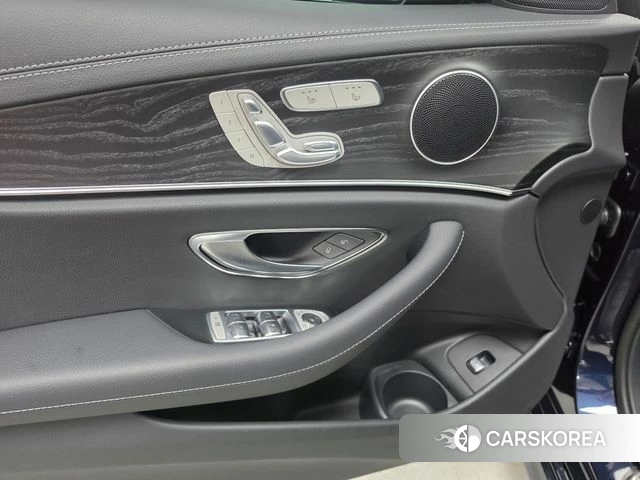 Mercedes-Benz E-Class W213 2023 Синий из Кореи, фото 6