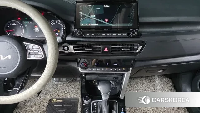 Kia Seltos 2022 Белый из Кореи, фото 6