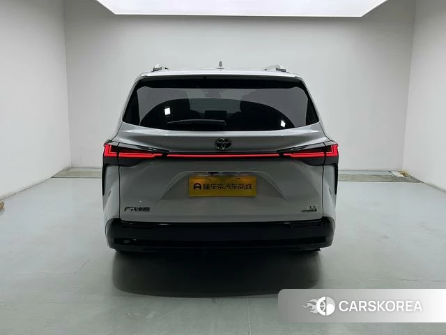 Toyota Saina 2024 Белый из Китая, фото 6