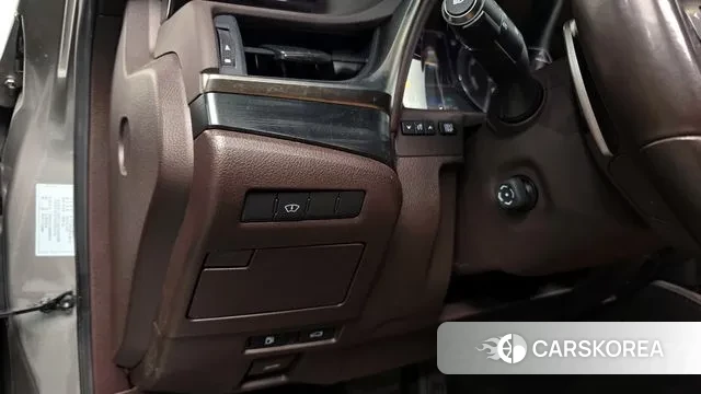 Lexus ES300h 7th generation 2021 Серебристо-серый из Кореи, фото 6