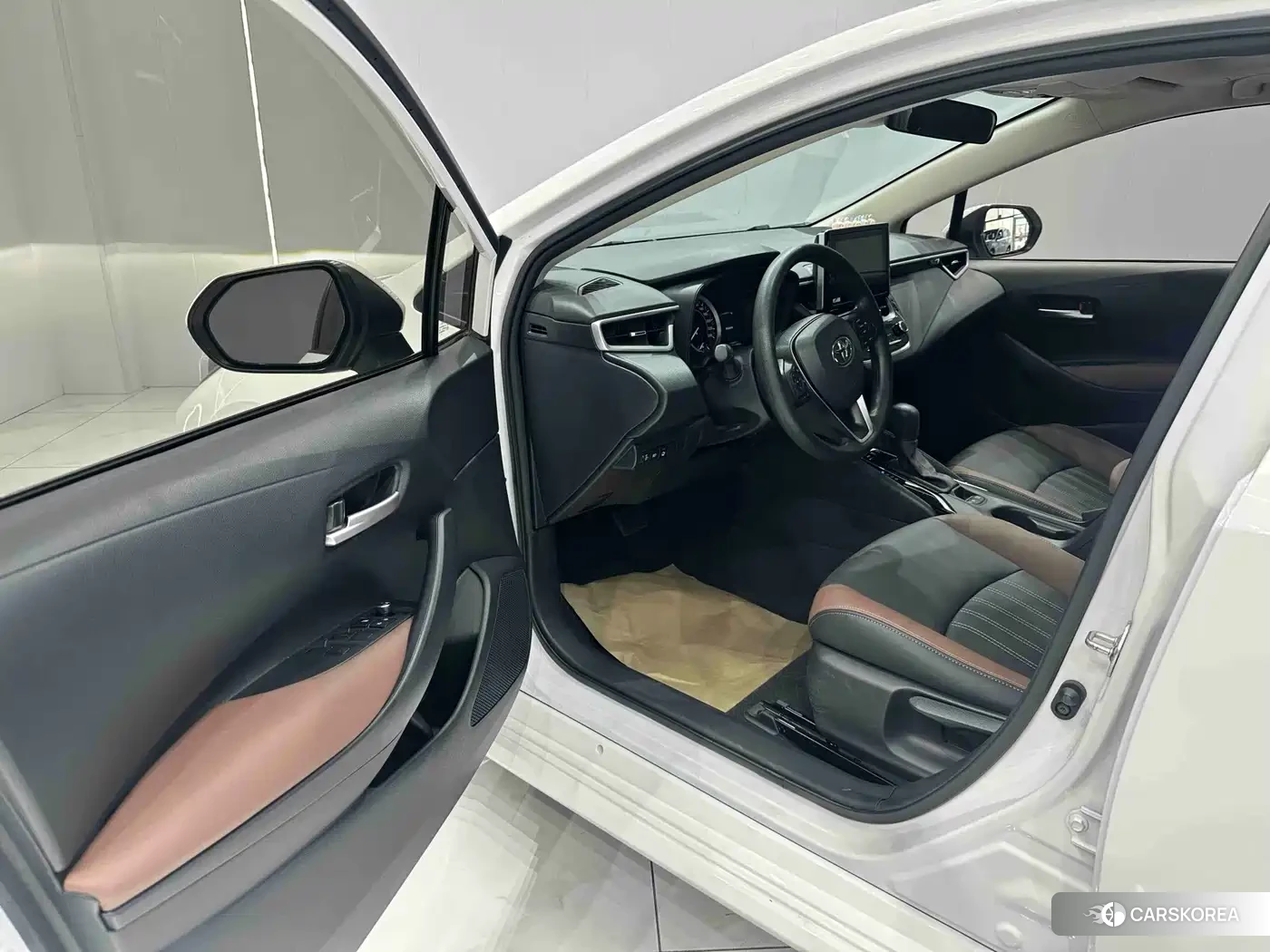 Toyota Corolla 2023 Белый из Китая, фото 6
