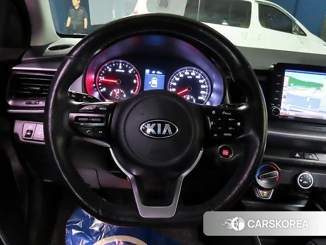 Kia Stonic 2018 Белый из Кореи, фото 6