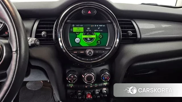 Mini Cooper 2019 Песочный из Кореи, фото 6