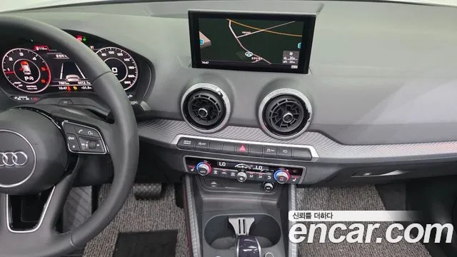 Audi Q2 2023 Светло-серебряный цвет из Кореи, фото 6