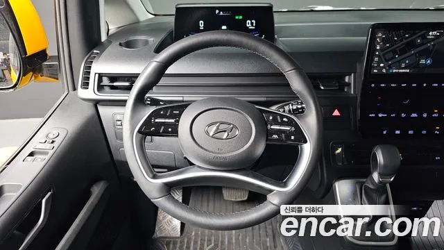 Hyundai Staria 2023 Желтый из Кореи, фото 6